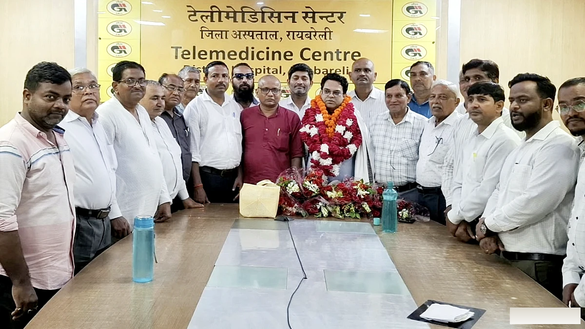 प्रांतीय चिकित्सा सेवा संघ के निर्विरोध अध्यक्ष बने डॉ. शिव कुमार, भव्य समारोह में हुआ नागरिक अभिनंदन