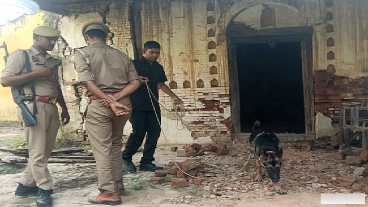 टेकारी स्टेट के राजमहल में टूटे ताले, चोरी की जांच में पहुंचा डॉग स्क्वायड