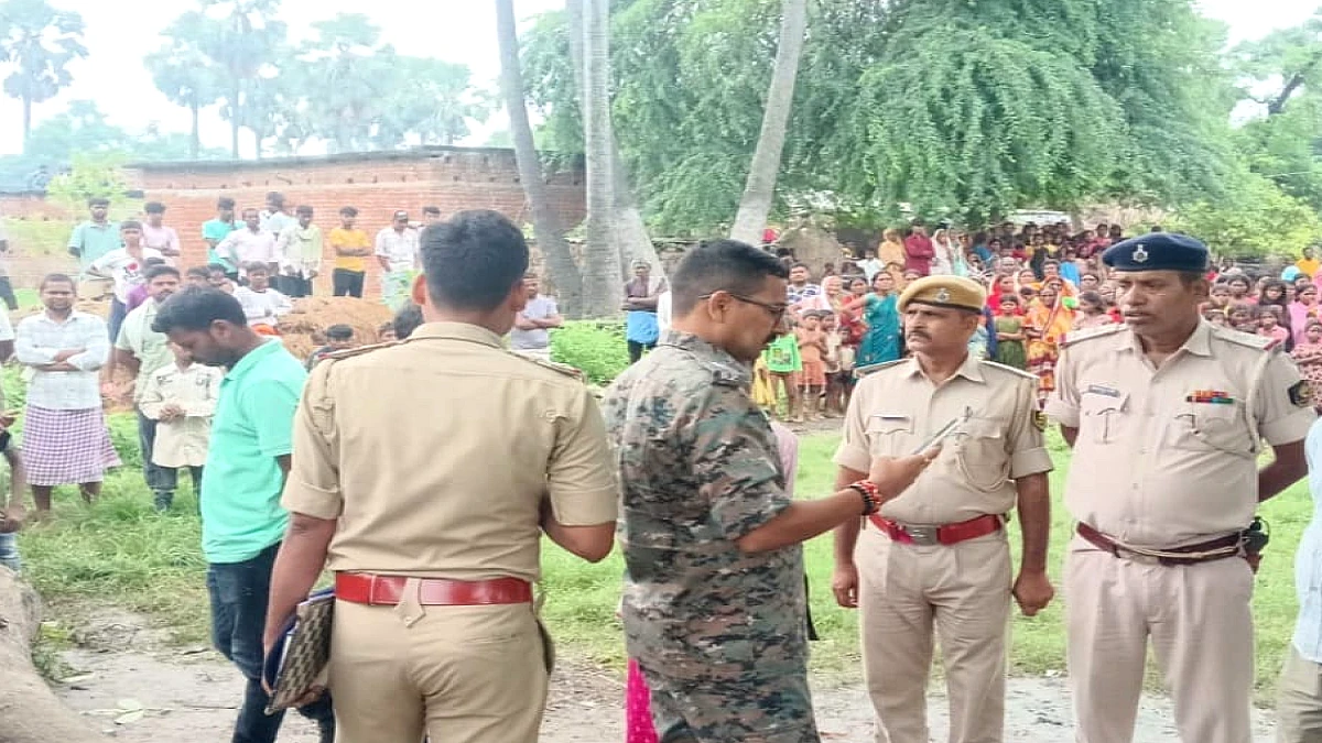 Bihar: नवविवाहिता की संदिग्ध मौत, पेड़ से लटका मिला शव; हत्या या आत्महत्या की गुत्थी सुलझाने में जुटी पुलिस