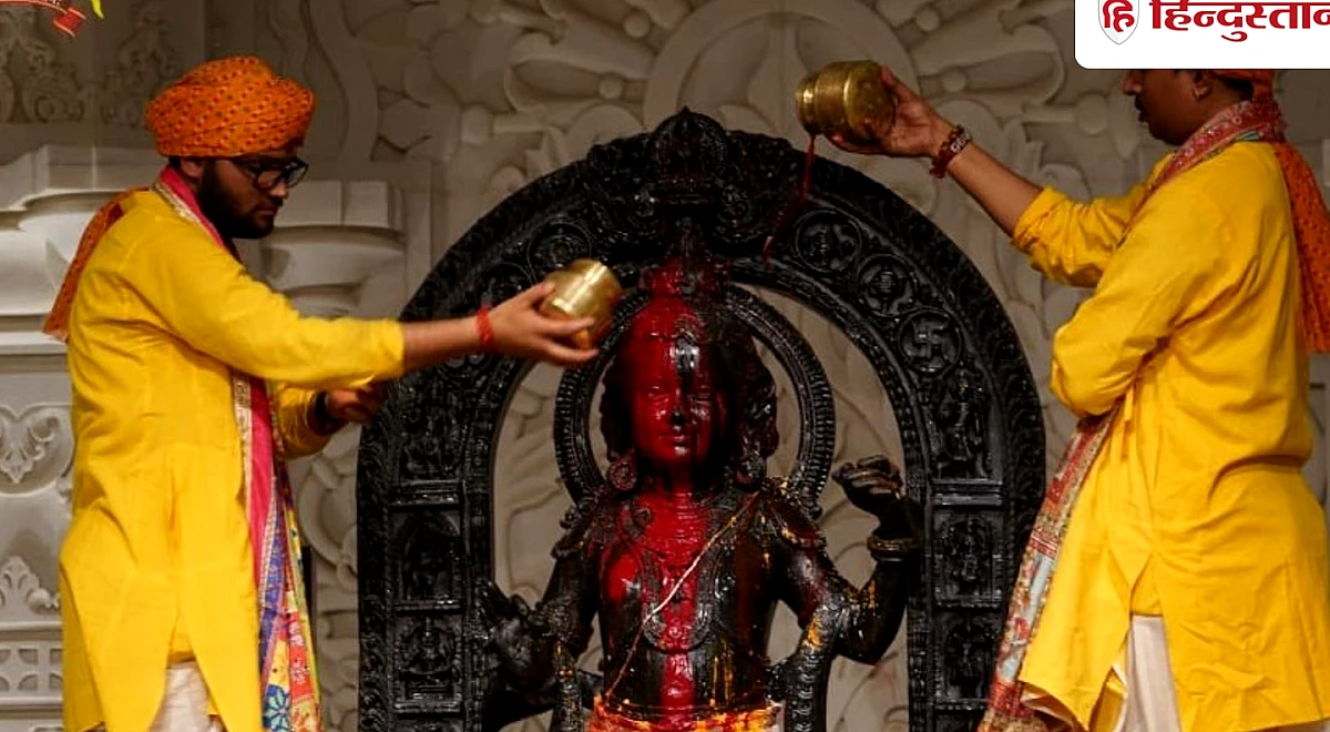 राम मंदिर की पूजा व्यवस्था में बड़ा बदलाव, कल से बिना सिलाई वाली नई ड्रेस में दिखेंगे सभी पुजारी