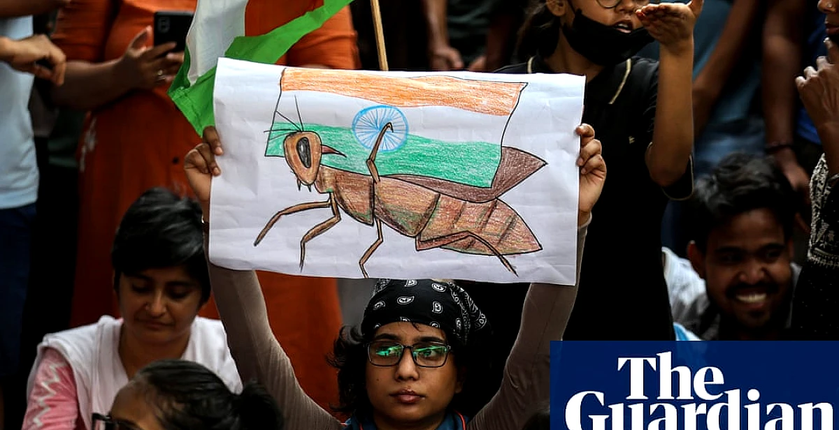 कॉकरोच का विरोध: अपनी जान लेने वाले भारतीय छात्रों के माता-पिता ने लीक हुए परीक्षा पत्रों और रिज़िट के दबाव का खुलासा किया