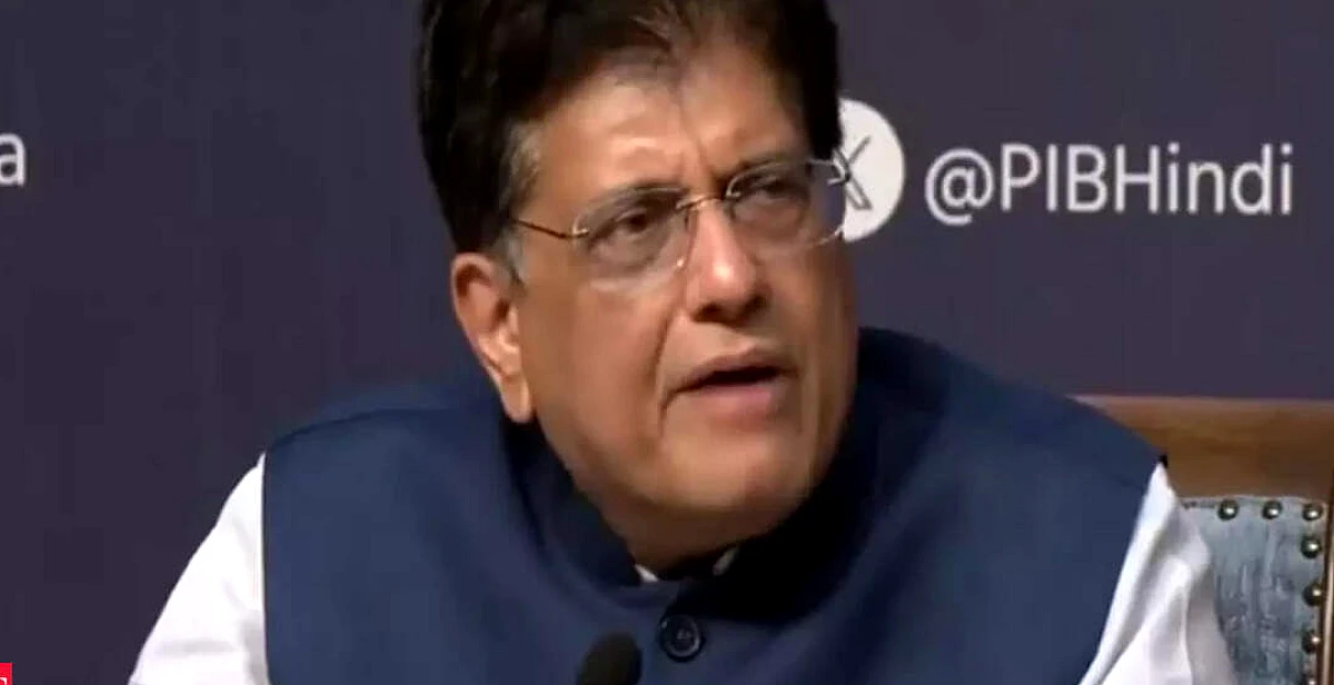 वाणिज्य मंत्री पीयूष गोयल ने सिंगापुर के लिए 70 सदस्यों की व्यापार मंडली का नेतृत्व किया