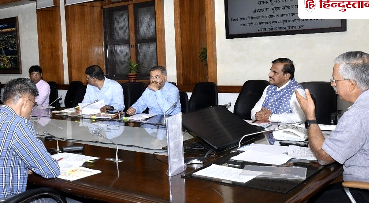 यूपी में जल्द खुलेगा रोजगार और नौकरियों का पिटारा, मुख्य सचिव ने अफसरों संग की बैठक, यह निर्देश