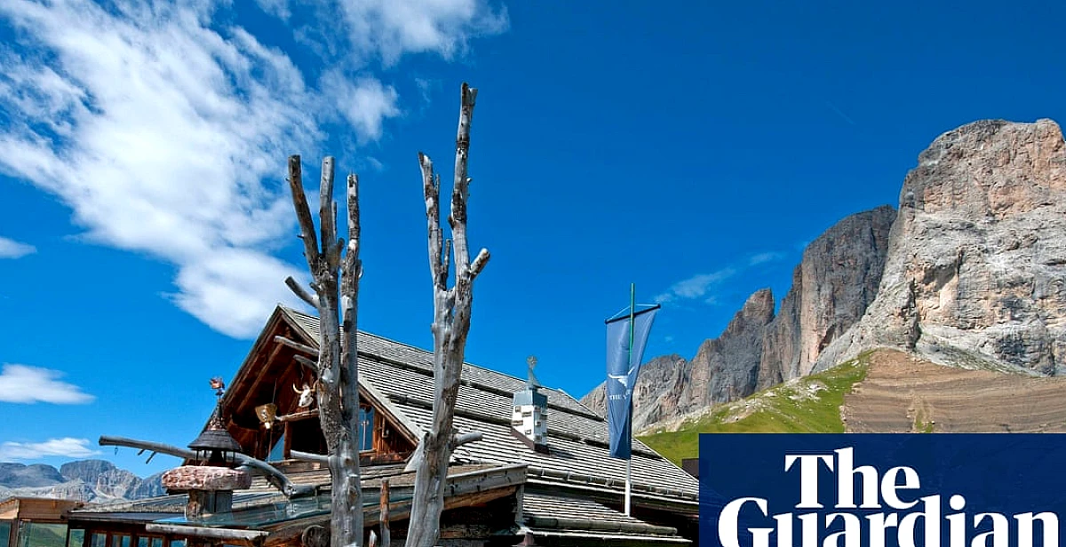 इटली के पहाड़ों में मशहूर पेस्ट्री के चक्कर में पर्यटकों का हुजूम, सोशल मीडिया पर छिड़ी बहस