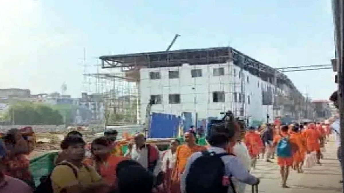 गया जंक्शन पर कांवरियों का भारी आवागमन, देवघर से लौट रहे श्रद्धालुओं से प्लेटफॉर्म नंबर 1 भीड़ से तड़पा