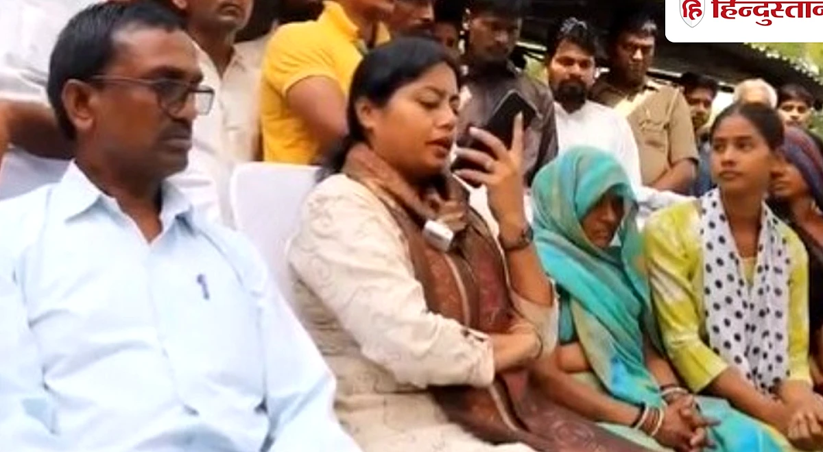 मेरा फोन कैसे काटा? एसपी पर भड़कीं पल्लवी पटेल, बोलीं-आपके ऑफिस पहुंच जाऊंगी