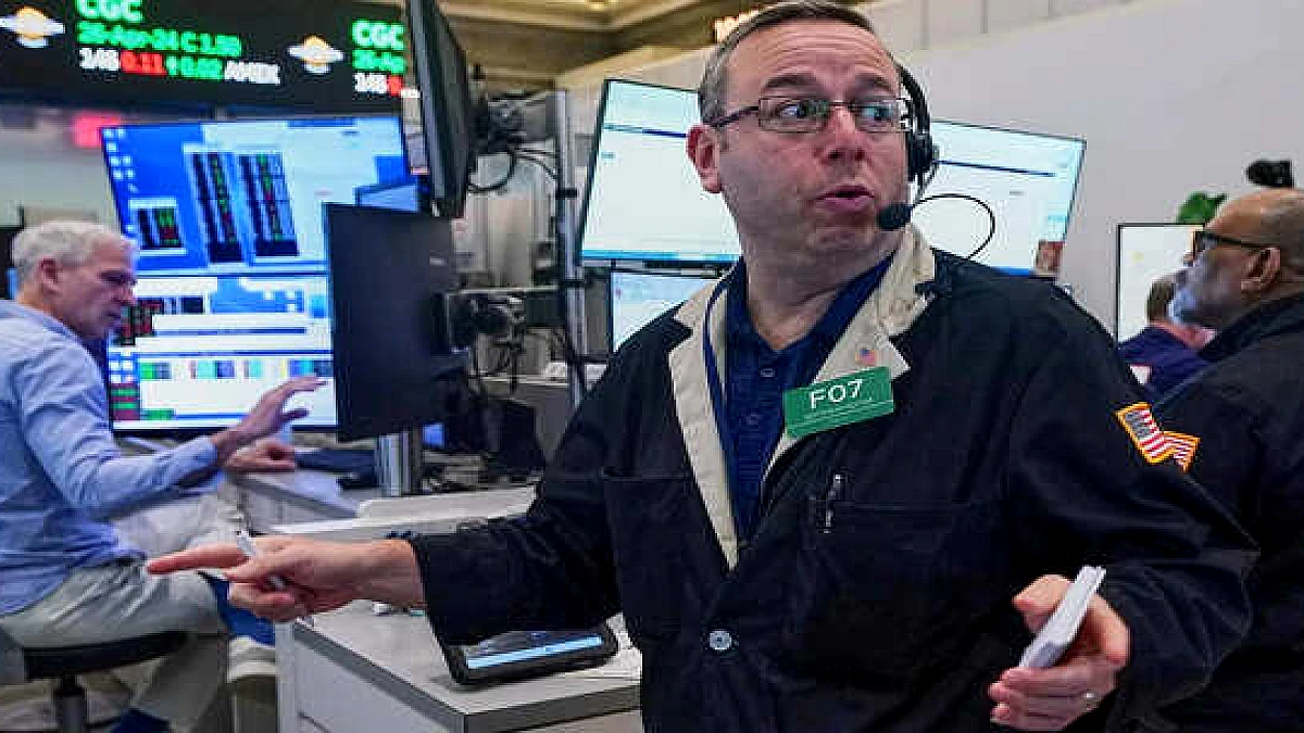 Dow Jones | Nasdaq | US Stock Market Today | Live: बॉन्ड यील्ड में उछाल से US फ्यूचर्स सुस्त, Walmart के नतीजों से निराशा