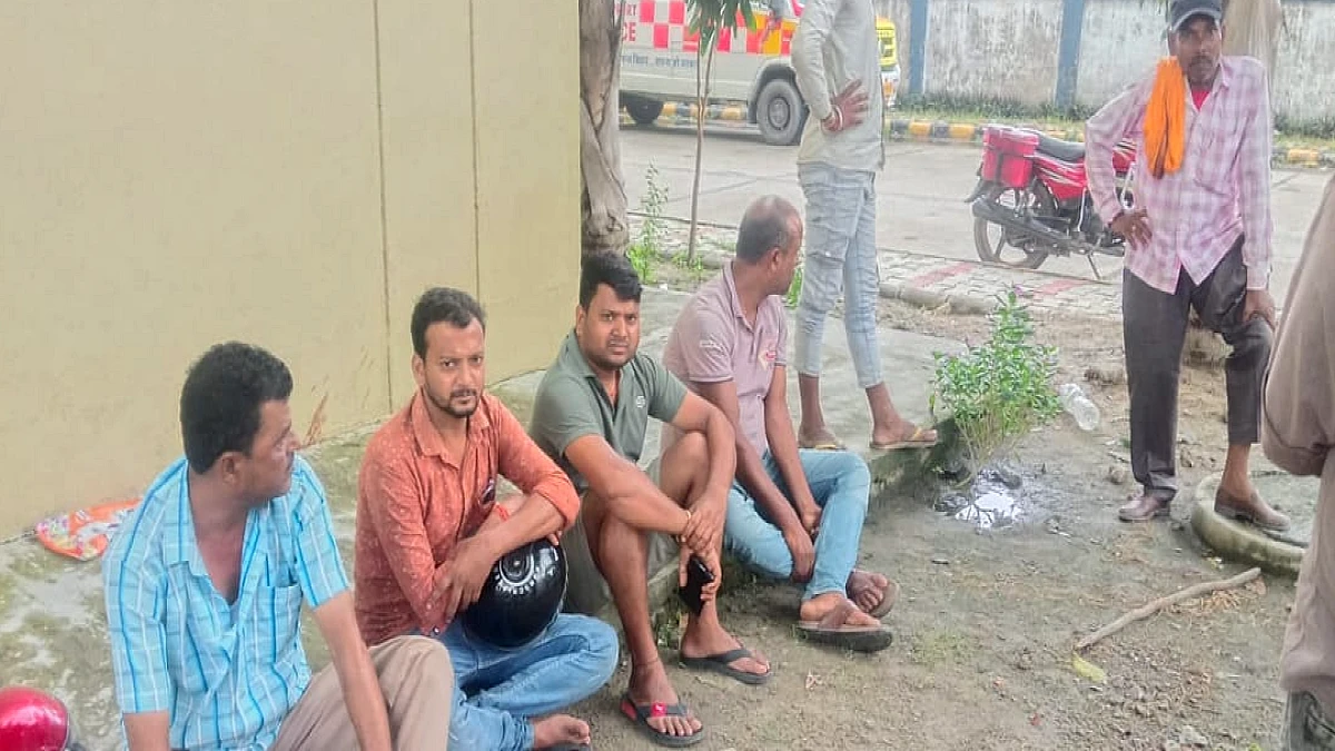 Bihar: पूर्णिया में दर्दनाक सड़क हादसा, ट्रैक्टर-बाइक की भीषण टक्कर में दो युवकों की मौत; गहरे शोक में परिवार