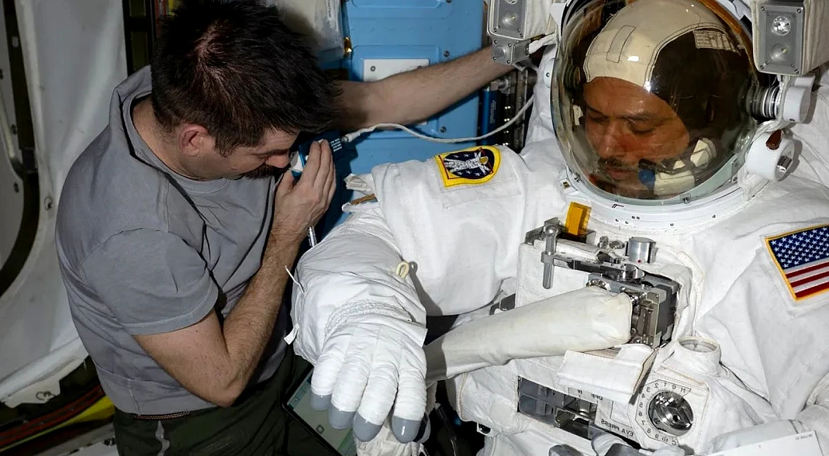 ISS क्रू ने स्पेसवॉक की तैयारियां तेज कीं, AI और वर्चुअल रियलिटी टूल्स का परीक्षण किया