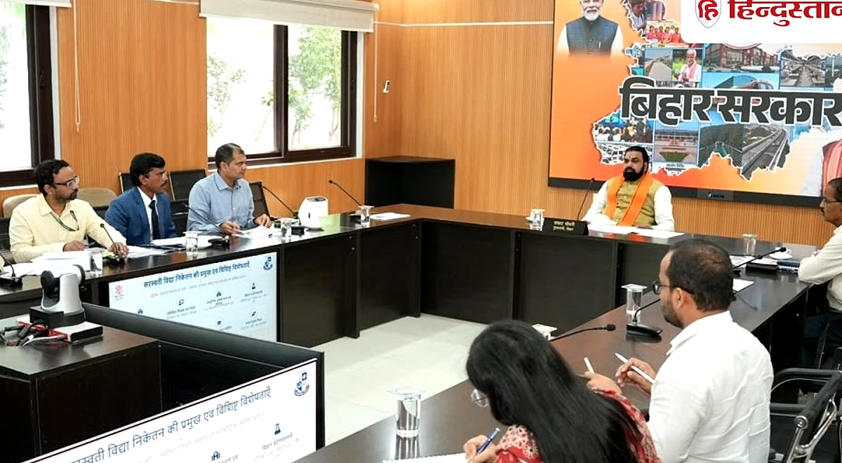 मॉडल स्कूलों में पढ़ाई-अटेंडेंस जांचेंगे अफसर, सम्राट ने हर स्कूल पर एक अधिकारी लगाने को कहा