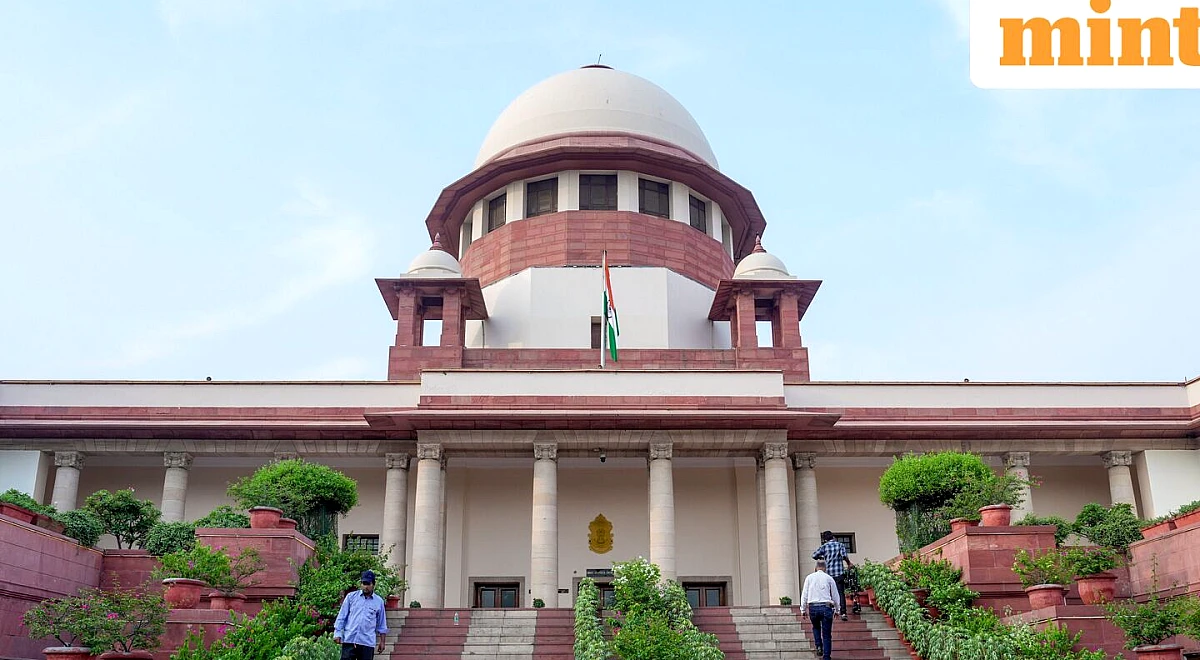अंग्रेजी विदेशी या स्वदेशी भाषा? सुप्रीम कोर्ट ने सीबीएसई के 3-भाषा नियम पर सुनवाई के दौरान पूछा