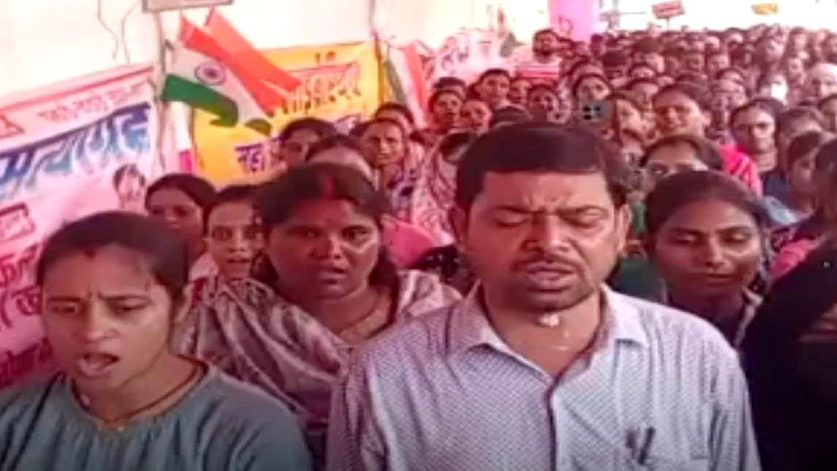 TRE-4 में एकल परीक्षा और नेगेटिव मार्किंग हटाने की मांग पर हजारों अभ्यर्थियों ने किया प्रदर्शन
