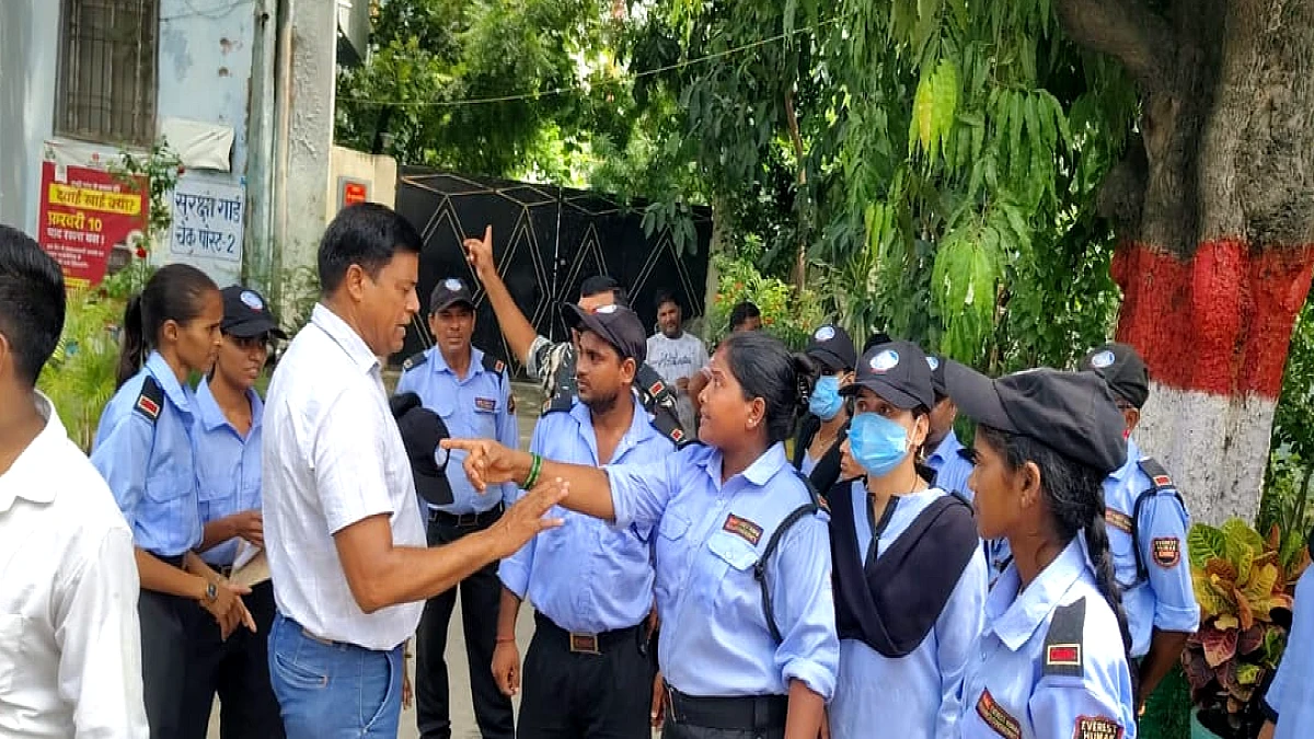 Bihar News: चार महीने की सैलरी मांगी तो थप्पड़, हाजीपुर सदर अस्पताल में महिला गार्ड से बदसलूकी का आरोप