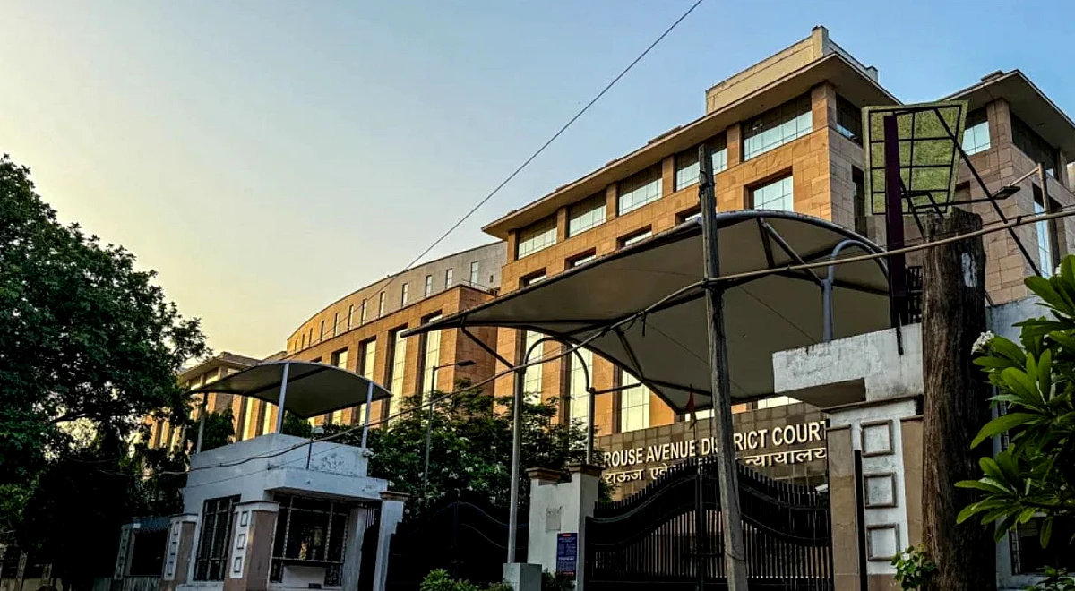 एक अदालत से दूसरी अदालत तक दौड़ने में बीत गया दिन': क्यों दिल्ली के अभियोजक कमजोर हैं?