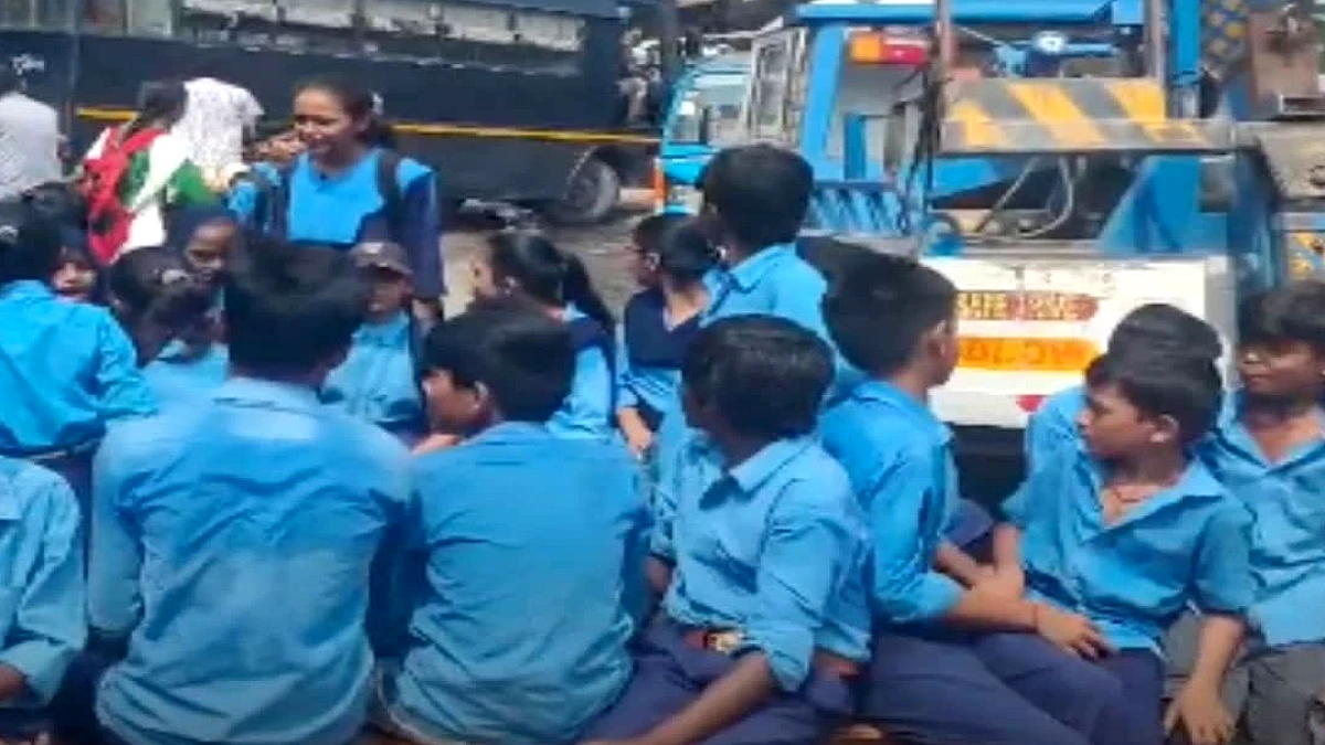 मुजफ्फरपुर के सरकारी स्कूल में पंखा चोरी, गर्मी से परेशान छात्रों ने रोड जाम किया