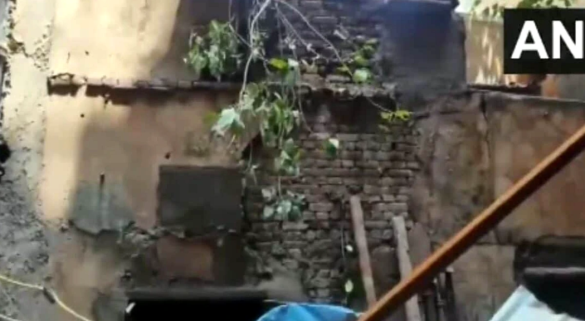 दिल्ली के करोल बाग में इमारत ढहने से मजदूर की मौत, 3 घायल