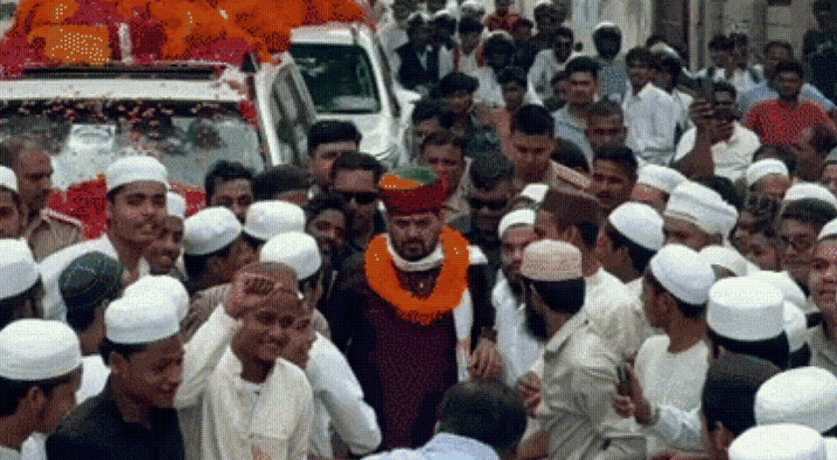मुस्लिम बस्ती पहुंचे बृजभूषण शरण, मदरसे के बच्चों ने लगाए ‘शेर आया-शेर आया’ के नारे, वीडियो वायरल