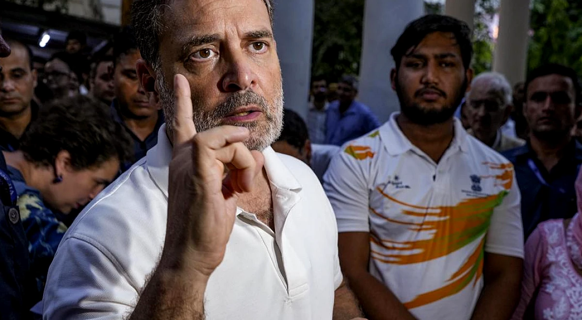 राहुल की सड़क पर राजनीति एक नई विपक्षी रणनीति का संकेत देती है