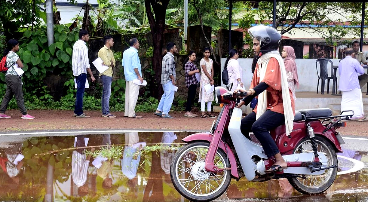 एमवीडी के निर्देश के बावजूद केरल ड्राइविंग टेस्ट का इंतजार 2 महीने से ज्यादा बढ़ गया है