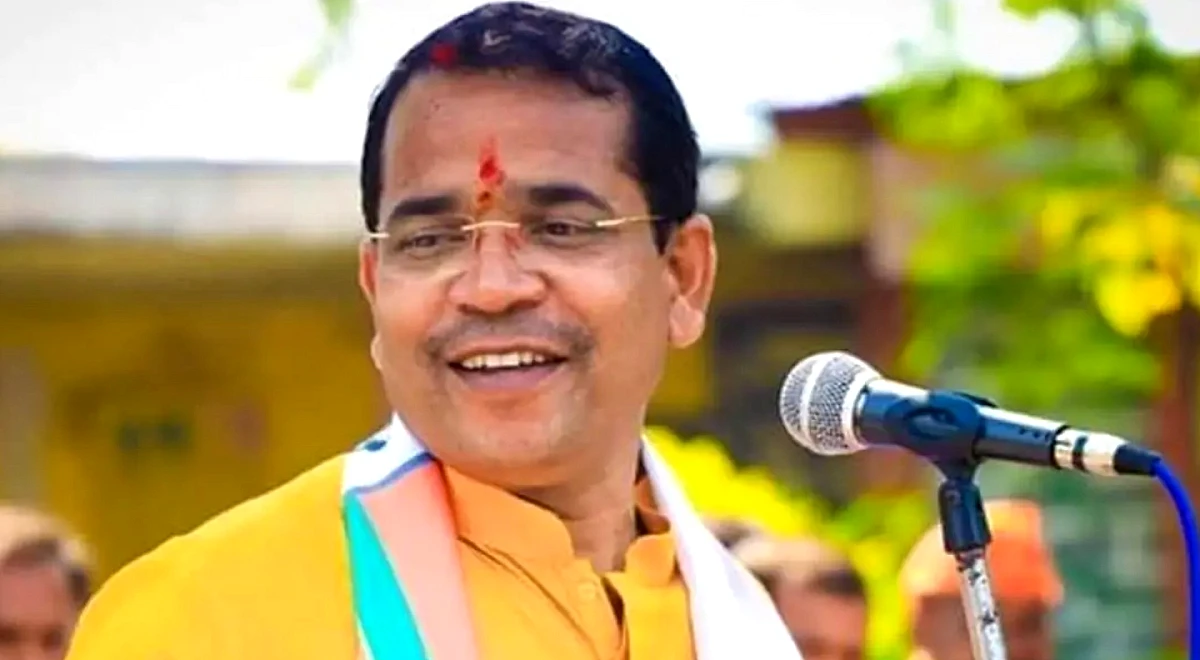 18 करोड़ रुपये विवाद के कुछ हफ्ते बाद महायुति नेताओं द्वारा संचालित दो चीनी मिलों के लिए 335 करोड़ रुपये