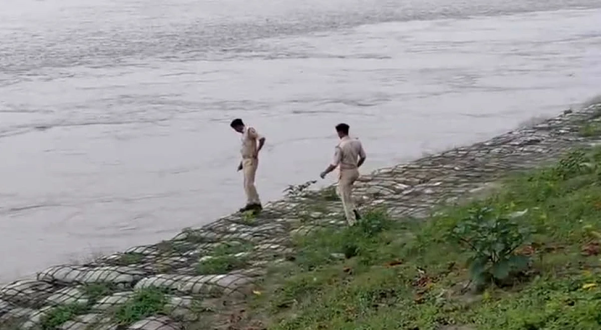 Bihar: नेपाल से छोड़ा गया पानी, गंडक ने पार किया खतरे का निशान; 3 सेमी ऊपर पहुंचा जलस्तर, हाई अलर्ट जारी