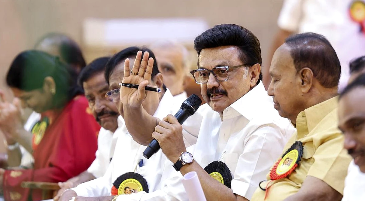 DMK ने पार्टी संगठन में सुधार किया; जिला सचिवों के लिए आयु सीमा 70 वर्ष और स्थानीय इकाइयों के लिए 45 वर्ष निर्धारित की गई है