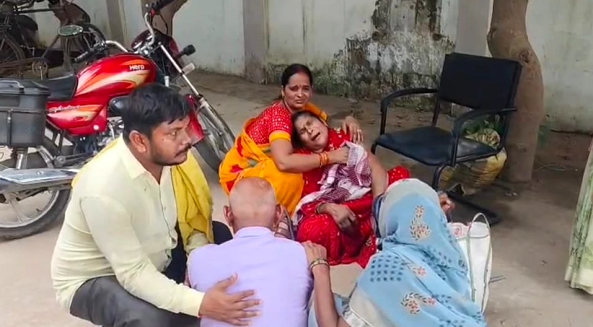 Bihar News: टेंपो और बोलेरो में भीषण टक्कर, छुट्टी पर घर आए सीआरपीएफ जवान की मौत; पत्नी समेत छः घायल