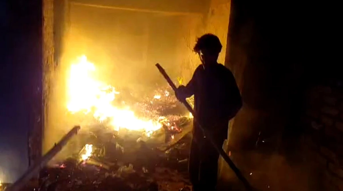 बख्तियारपुर के पार्ट्स स्टोर में भीषण आग, 6 महीने की बच्ची समेत दो महिलाओं की मौत, एक गंभीर घायल