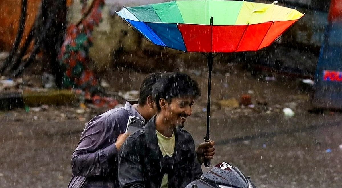 दिल्ली-NCR, यूपी और छत्तीसगढ़ समेत इन राज्यों में कल झमाझम बारिश, IMD का अलर्ट