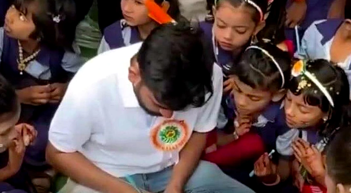 FIR registered against Abhijeet Dipke for 'entering government school without permission, threatening teachers