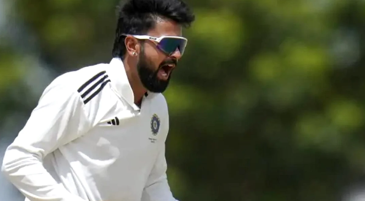 IND vs SL Live Score: सारांश जैन का डेब्यू निश्चित, जडेजा ने सौंपी कैप; कुलदीप यादव को टीम से बाहर किया जा सकता है