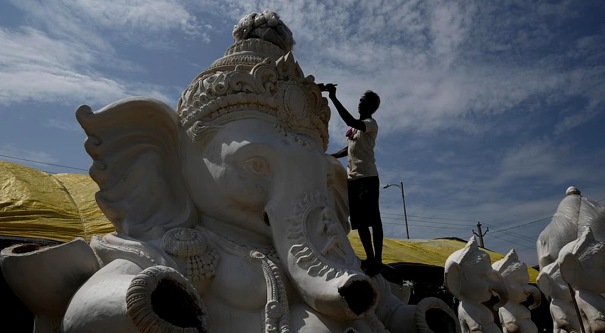 Two killed, five injured as Ganesh idol falls during arrival ceremony in Mumbai