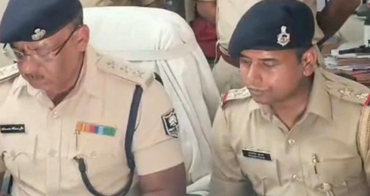Bihar : थाने के गेट पर फायरिंग, पटना में 11 किलोमीटर तक पीछा कर पुलिस ने तीन आरोपियों को दबोचा