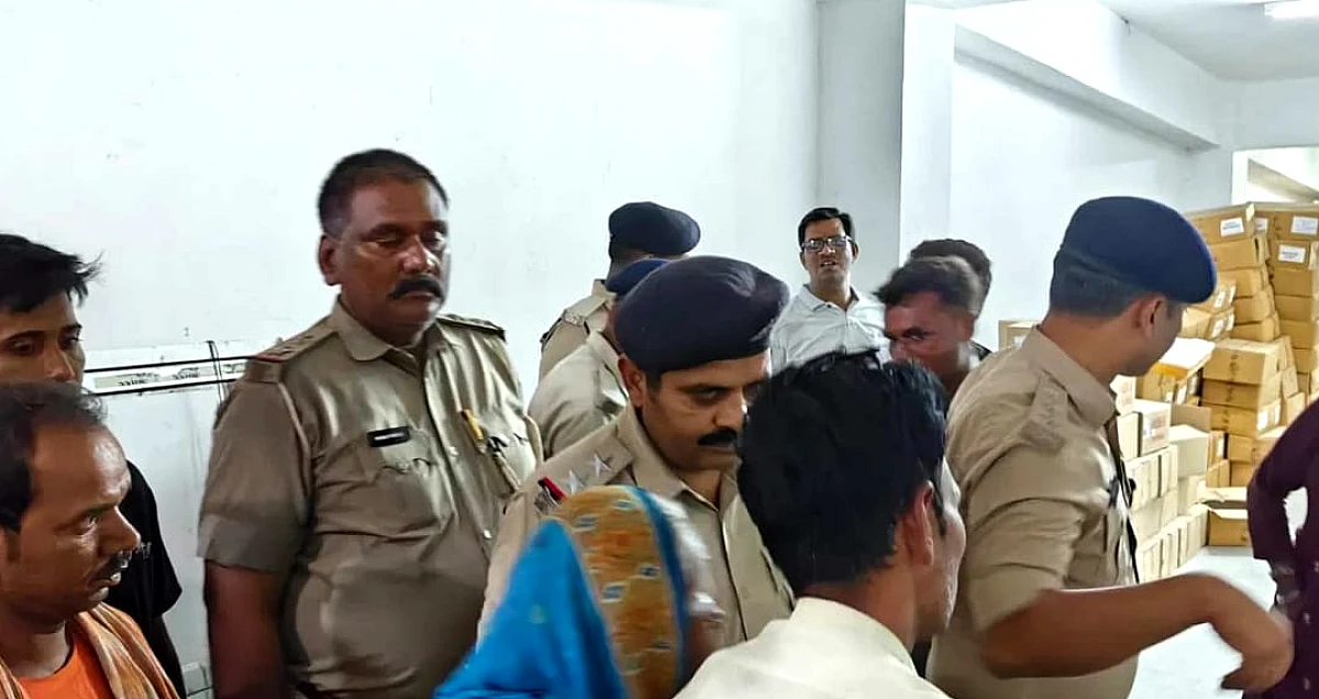 Bihar News: पति पर टूट पड़े बदमाश, बचाने आई पत्नी को चाकू मारा; अस्पताल पहुंचते ही मौत