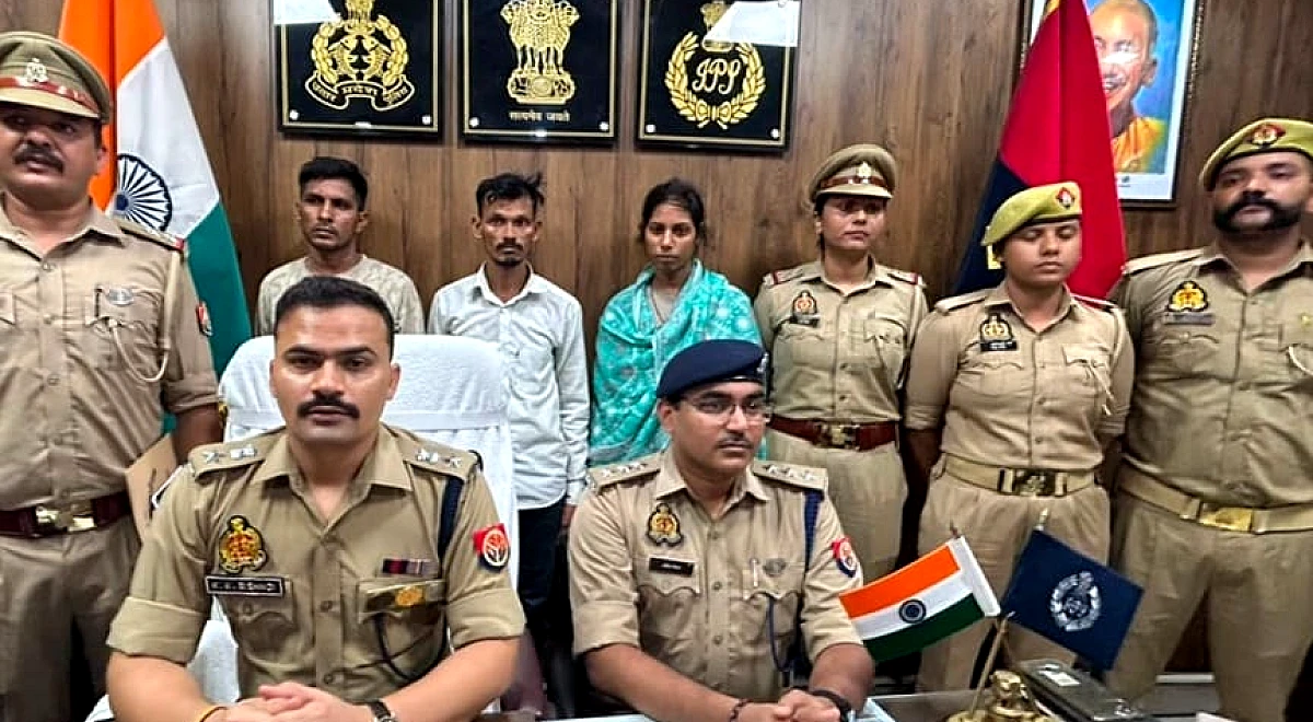 UP: दोस्ती के बाद कमरे में बुलाती थी महिला, हिडन कैमरे से बनता अश्लील वीडियो; फिर शुरू होता वसूली का खेल