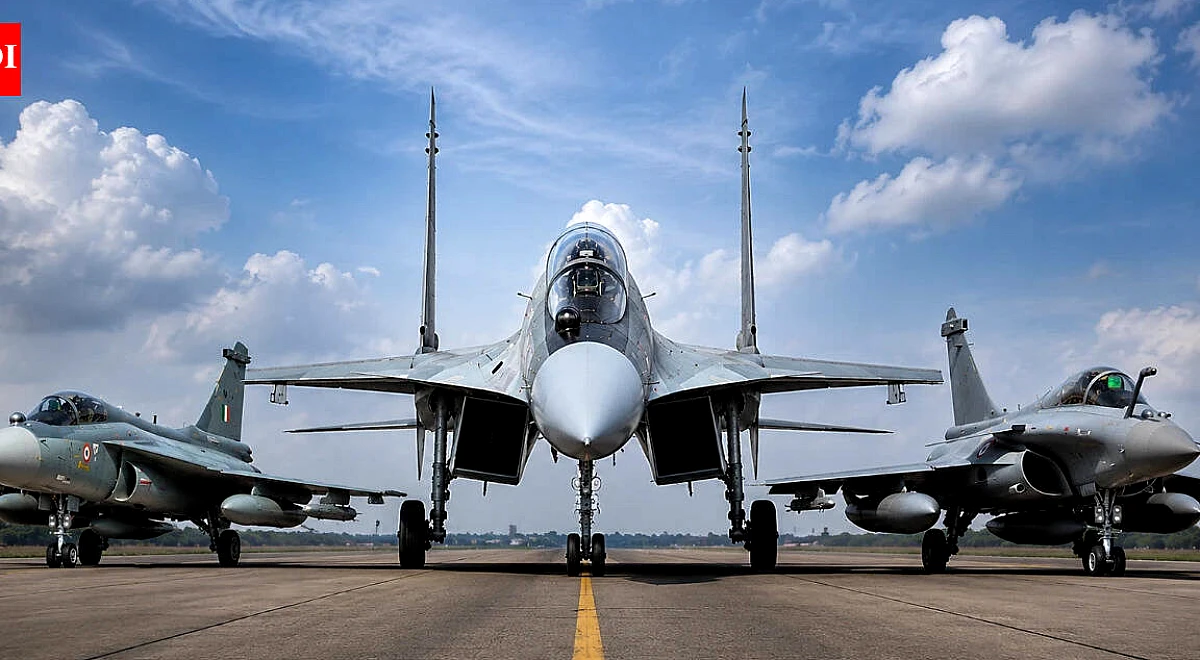 तेजस और राफेल के युग में भी IAF को सुखोई की जरूरत क्यों है?