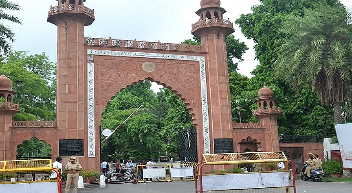 अलीगढ़ मुस्लिम यूनिवर्सिटी: नगर निगम-एएमयू विवाद में 27 अगस्त को अगली सुनवाई, महापौर को दिखाए जमीन के दस्तावेज