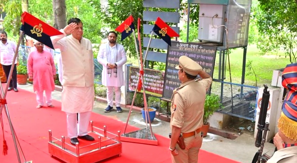 'भ्रम फैलाया जा रहा है', राष्ट्रगान विवाद पर आई सतीश महाना की सफाई
