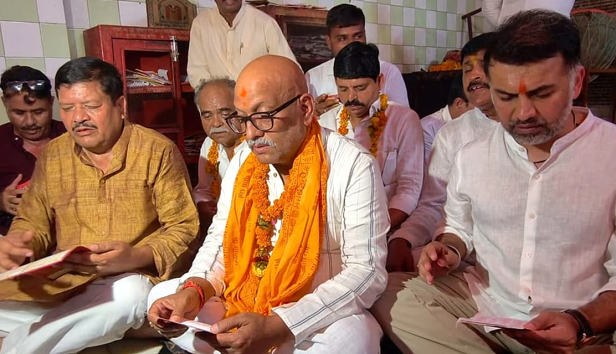 Ayodhya: चढ़ावा चोरी पर यूपी कांग्रेस अध्यक्ष बोले- अब हनुमान जी उठाएं गदा और चंदा चोरों का फैसला करें