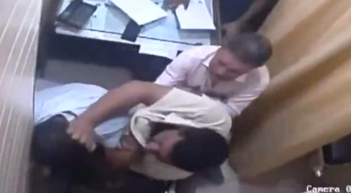 Doctor Assaulted At Kalyan Hospital, Patient’s Son Booked After Dispute Over ‘Informal’ Address | Video