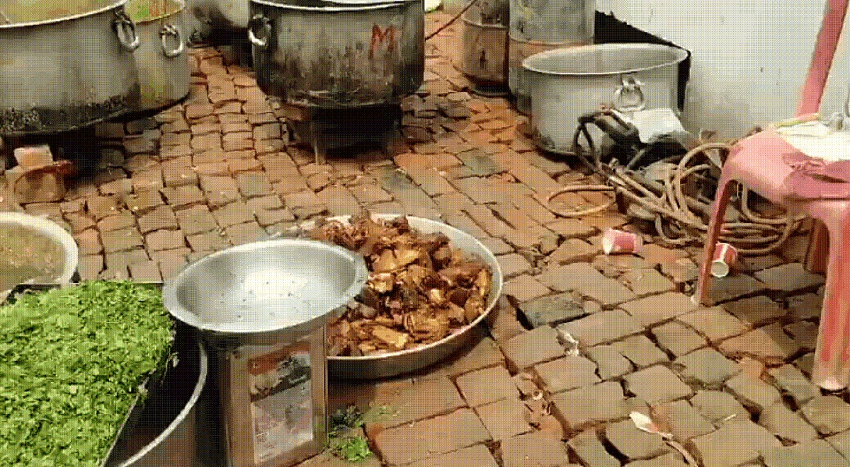 अजय राय के आगमन पर अयोध्या में 'कांग्रेस का मछली भोज', संतों ने जताई नाराजगी