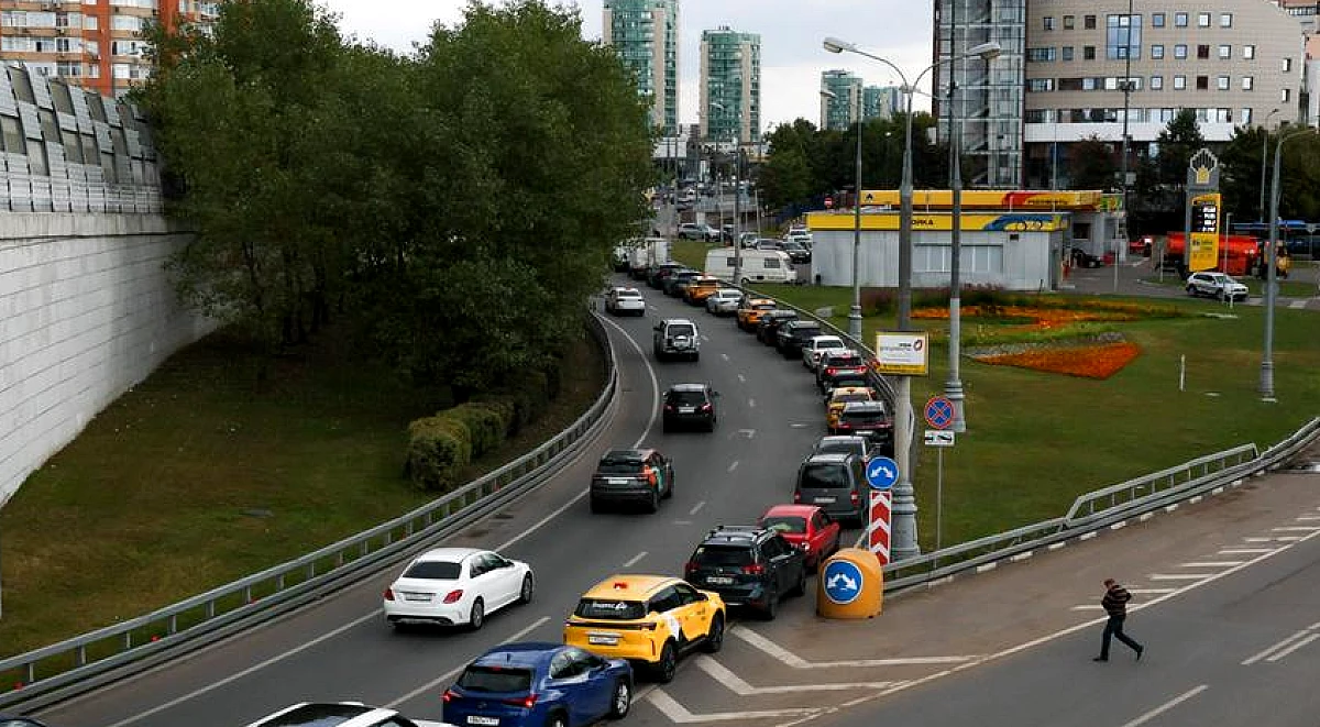 Could Russia's growing fuel crisis help end the Ukraine war?