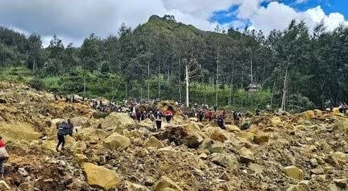 गिनी में बड़ा हादसा, कचरे का पहाड़ ढहने से 22 लोगों की मौत