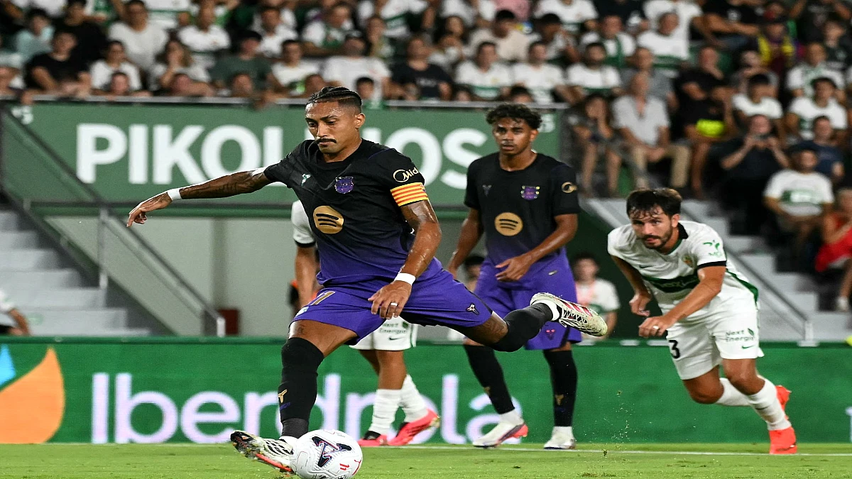 Raphinha and Lopez score braces as Barcelona trounce Elche 5-0