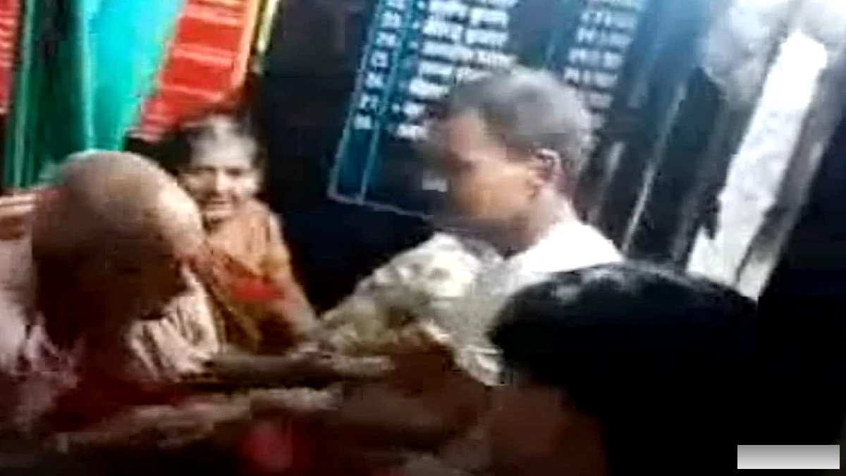 वैशाली में जमीन के लालच में दामाद ने सास-ससुर को पीटा, रजिस्ट्री कार्यालय में मचा हड़कंप