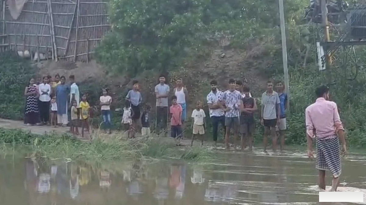 जमींदारी बांध टूटा, कई पंचायत में घर के अंदर पानी; बहाव तेज, जल संसाधन विभाग की टीम मौके पर