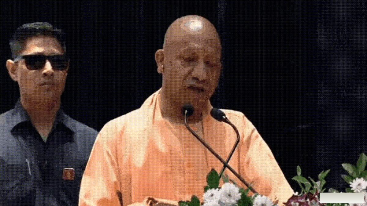 अर्बन नक्सलियों के हाथों देश का भविष्य क्यों खराब कर रहे? रायबरेली में राहुल गांधी पर बरसे CM योगी