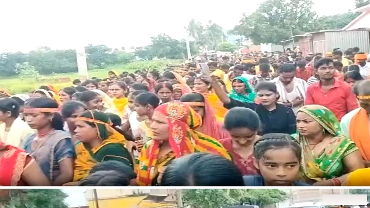गोपालगंज में सावन की अंतिम सोमवारी पर 1501 शिवभक्तों ने किया भव्य कलश यात्रा, इटवा धाम पहुँचे श्रद्धालु