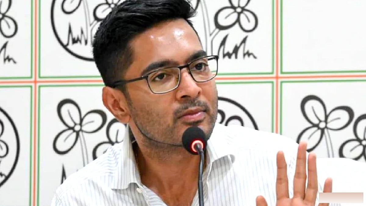 अभिषेक बनर्जी ने बागी टीएमसी सांसदों की अयोग्यता पर ओम बिड़ला द्वारा शीघ्र निर्णय की मांग करते हुए सुप्रीम कोर्ट का रुख किया