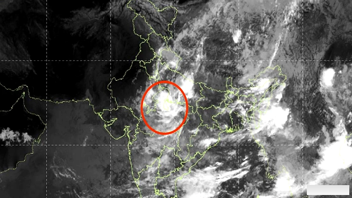 सैटेलाइट फोटो में मॉनसून का नया चेहरा... बादलों ने बनाया भयानक घेरा